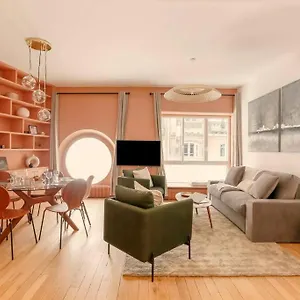 modern-2-bedrooms-near-louvre.fr-paris.fr/